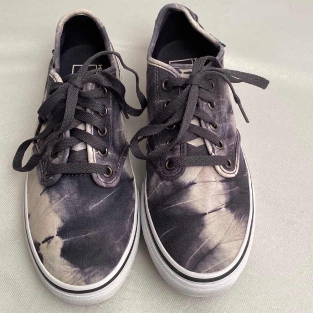 Vans gray blue and cream low top sneakers 8